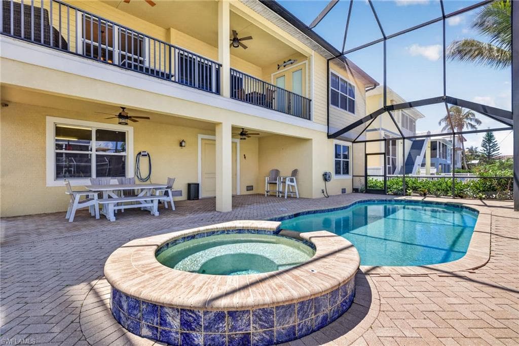 243 Driftwood LN-31
