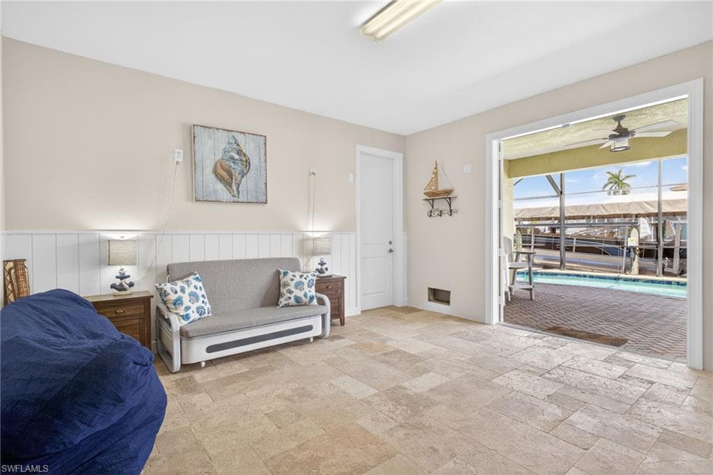 243 Driftwood LN-23