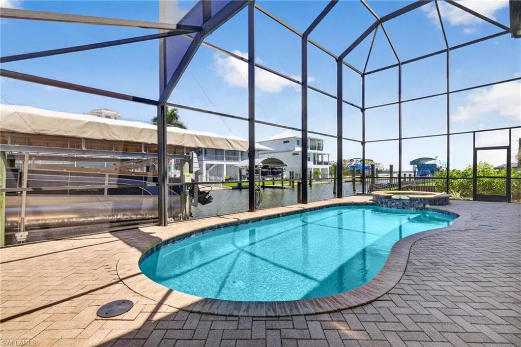 243 Driftwood LN-29