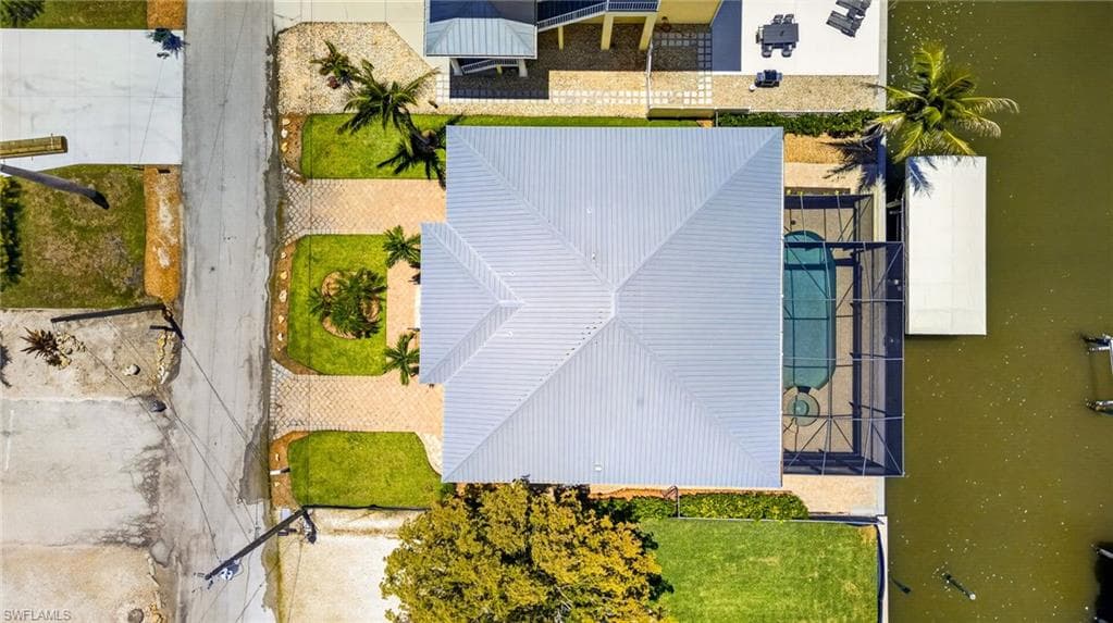 243 Driftwood LN-36