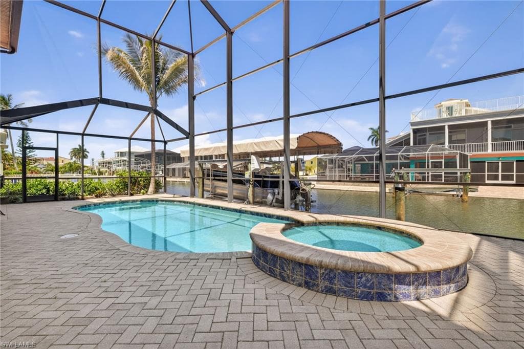 243 Driftwood LN-28