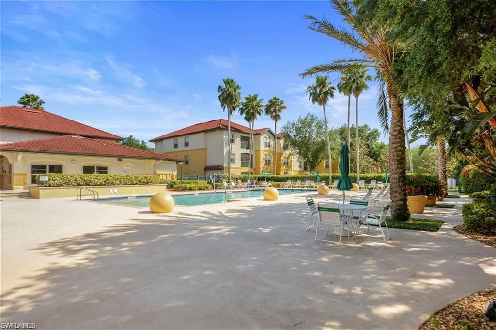 11500 Villa Grand 306-16