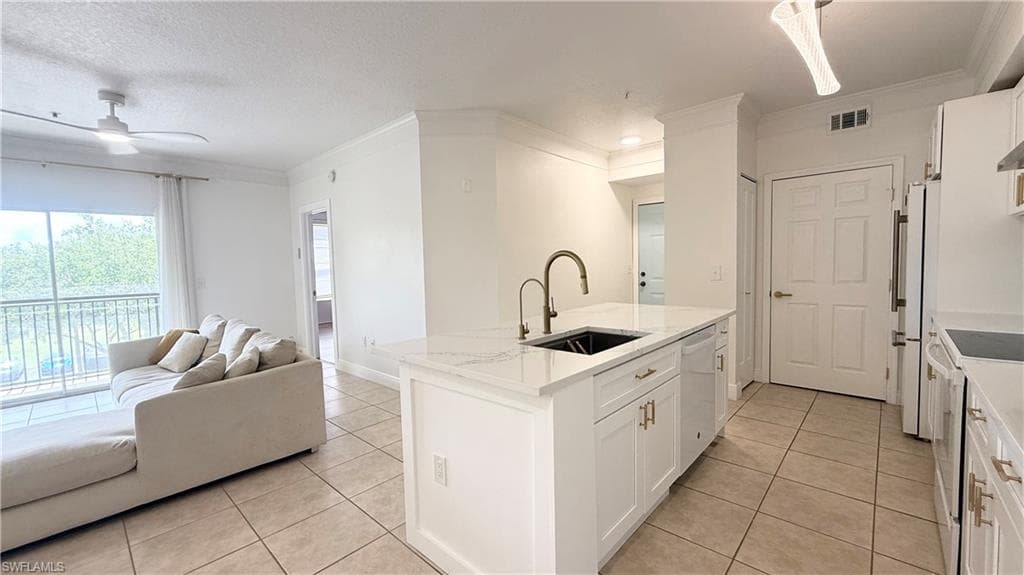 11500 Villa Grand 306-2