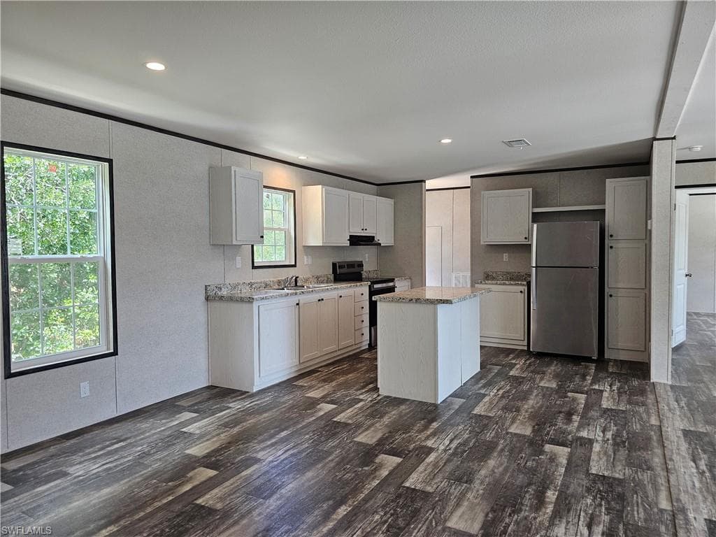 509 Bald Cypress AVE-16