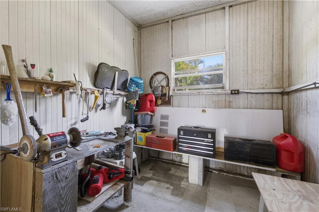 863 Manatee RD-11