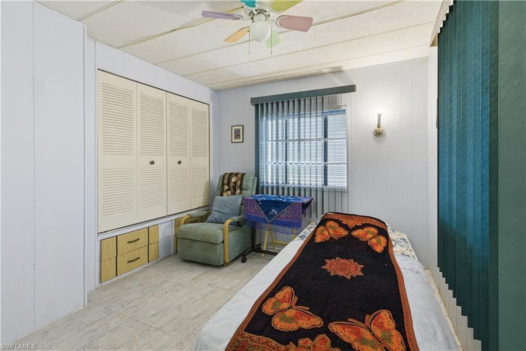 863 Manatee RD-17