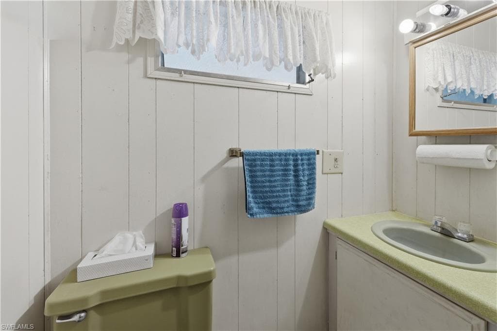 863 Manatee RD-18