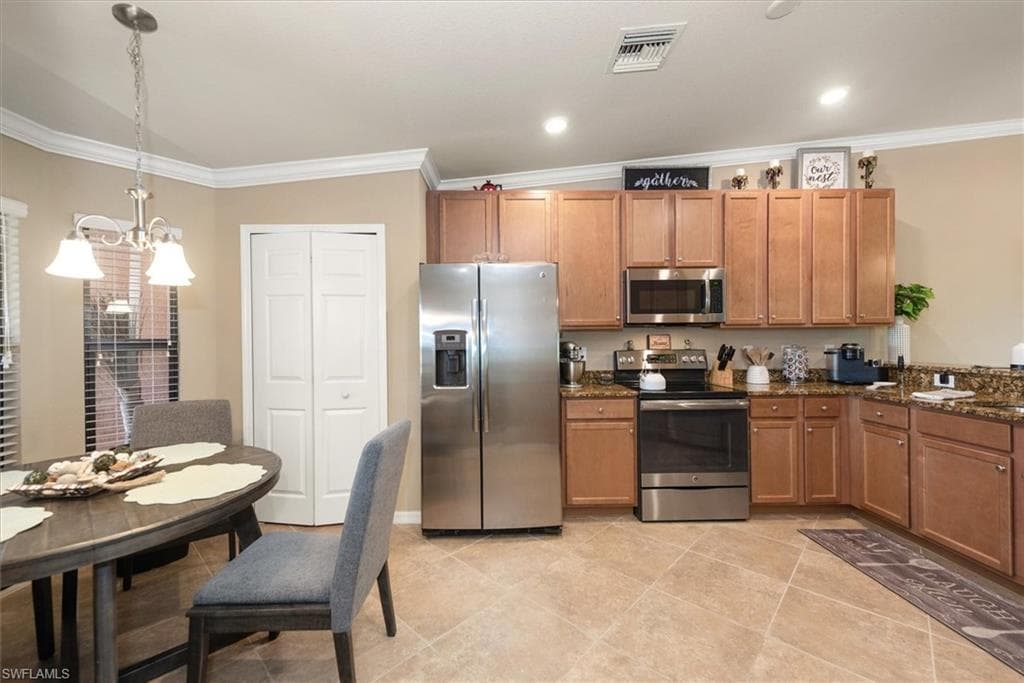 13750 Julias WAY 528-15