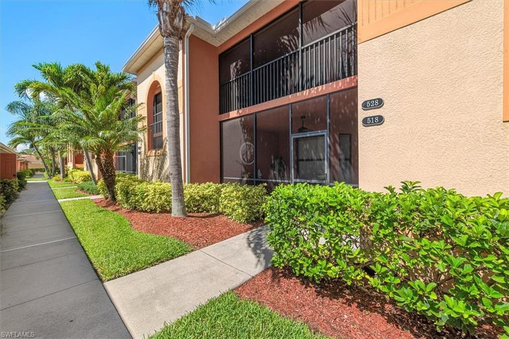 13750 Julias WAY 528-3