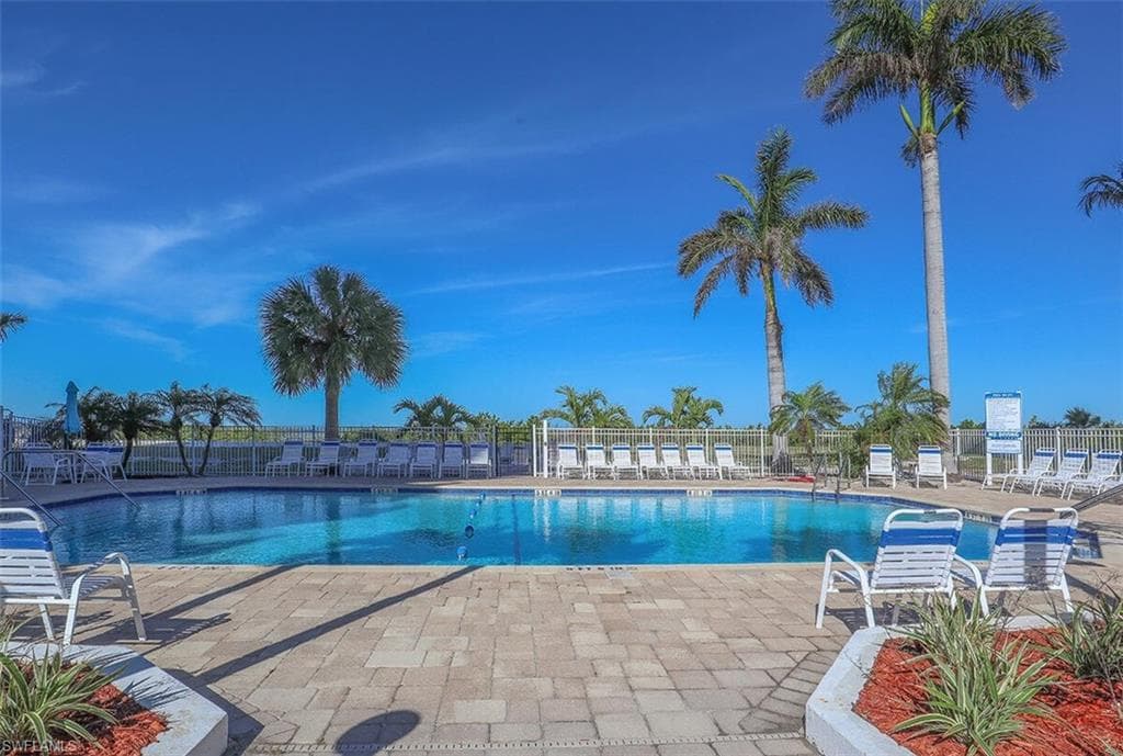 7300 Estero BLVD 606-18