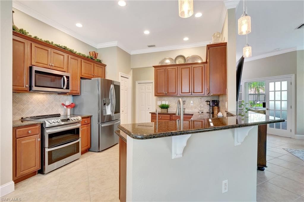 11230 Suffield ST-9