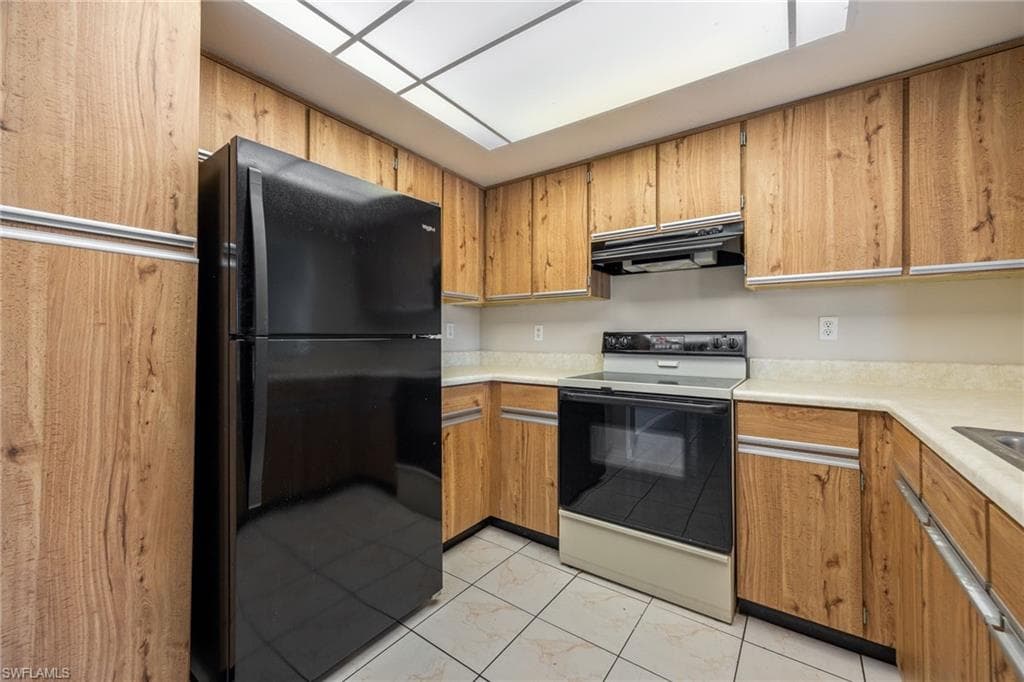 4928 Vincennes ST C8-22