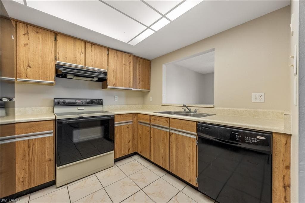 4928 Vincennes ST C8-21