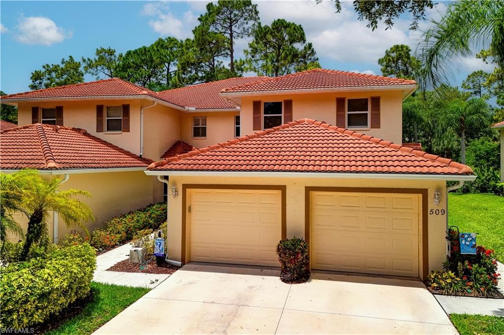 509 Robin Hood CIR 202-4