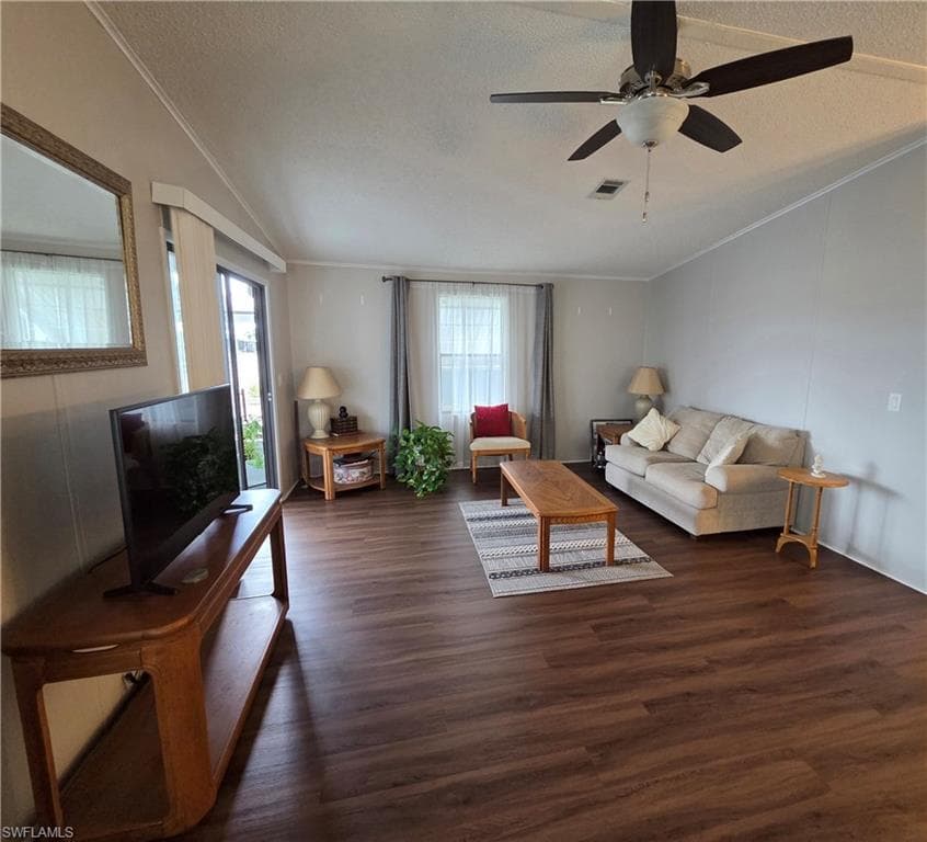 465 Dawn DR-4