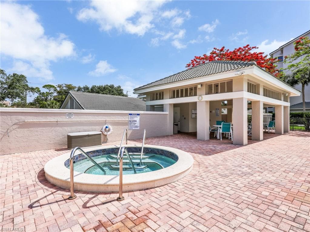 201 Arbor Lake DR 2-201-27
