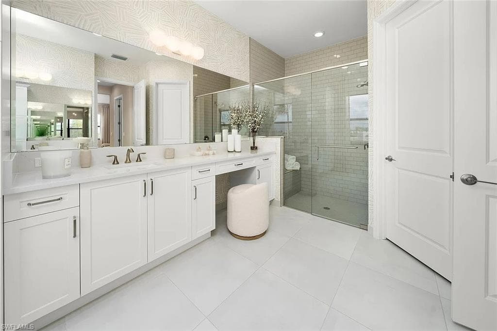 14333 Hogarth PL-8
