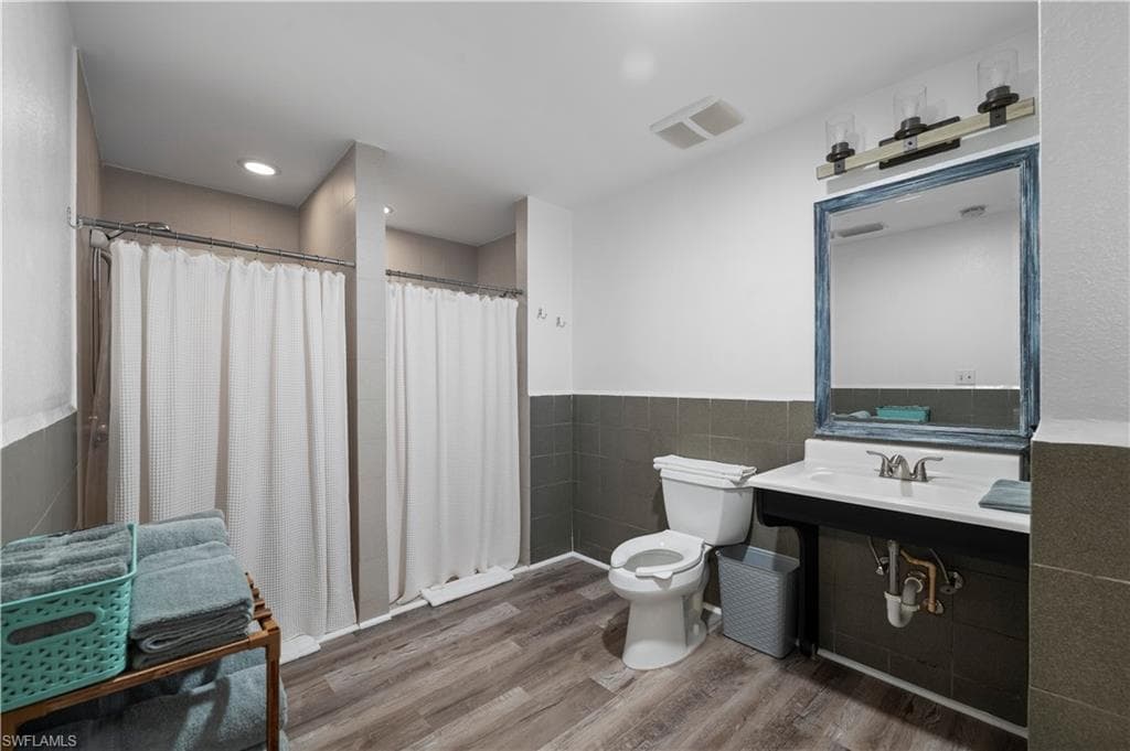 8806 SW Start Center ST-28