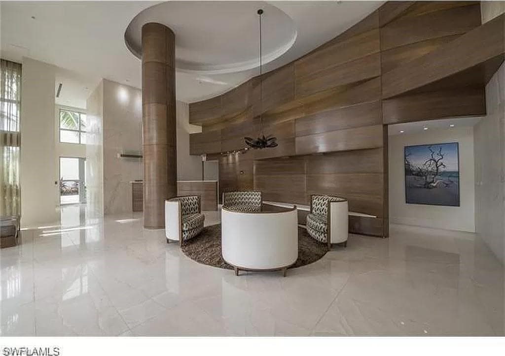 3000 Oasis Grand BLVD 2905-26