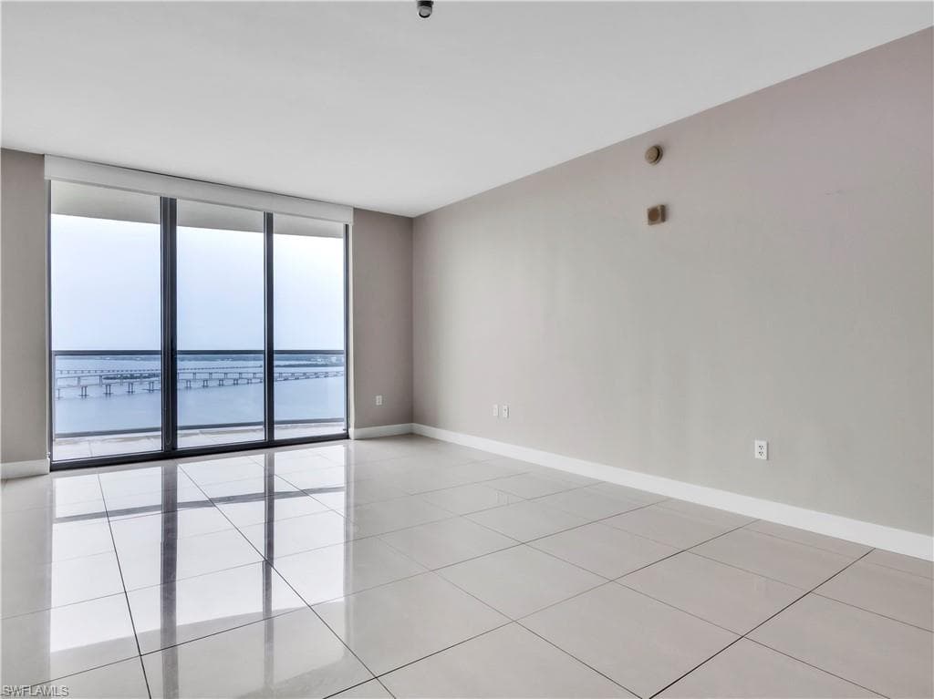 3000 Oasis Grand BLVD 2905-5