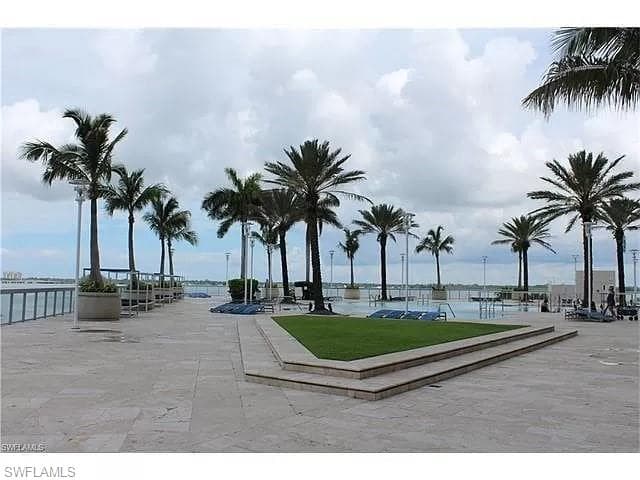 3000 Oasis Grand BLVD 2905-27