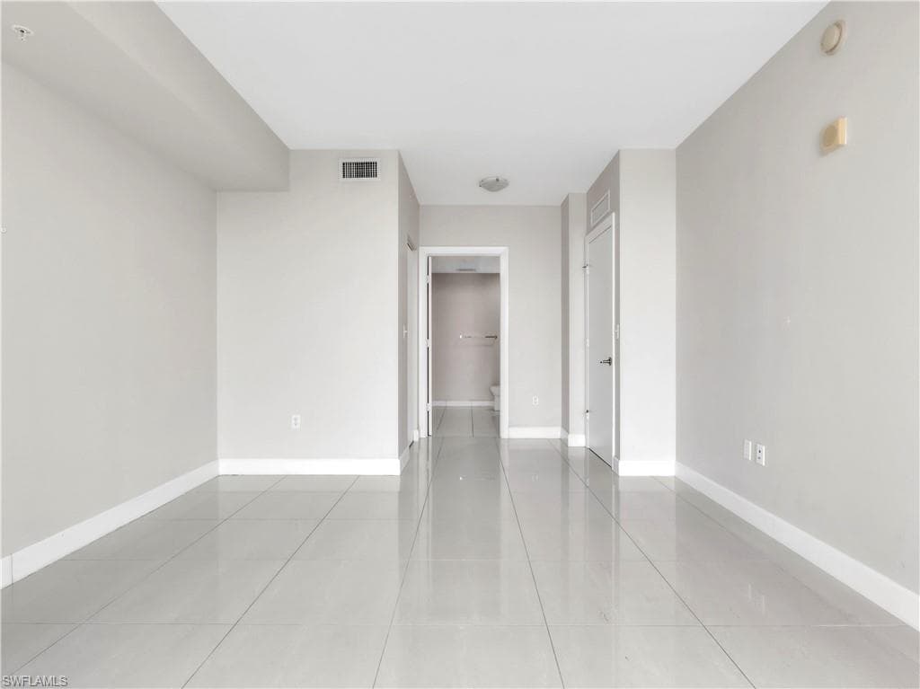 3000 Oasis Grand BLVD 2905-8