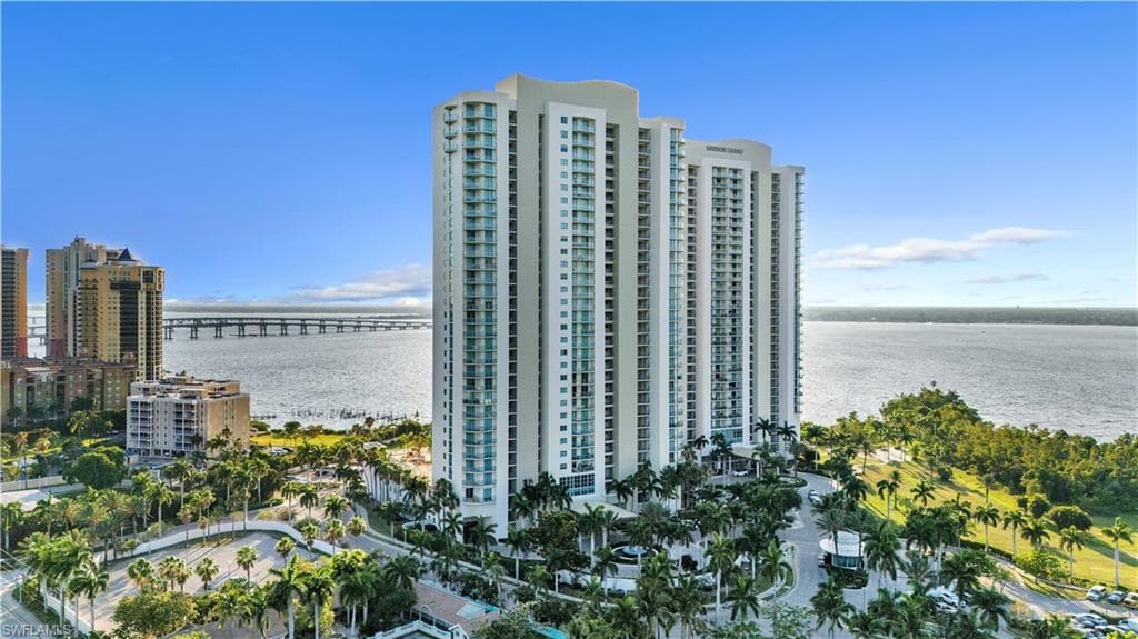 3000 Oasis Grand BLVD 2905-29