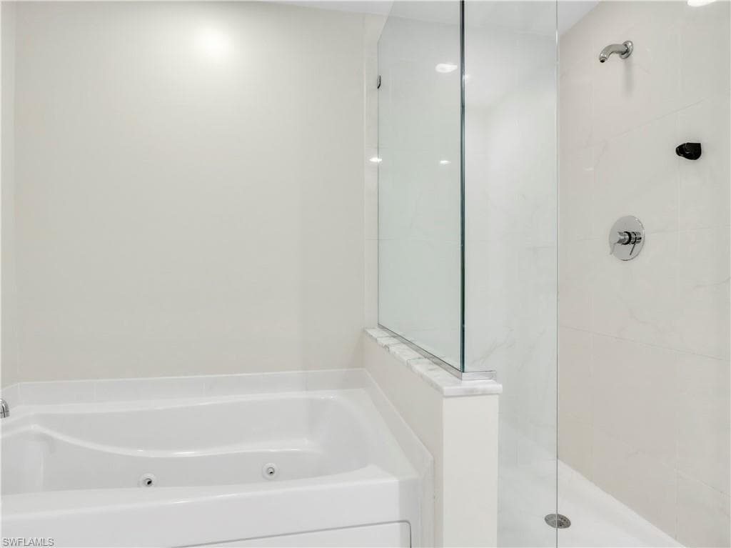 3000 Oasis Grand BLVD 2905-9