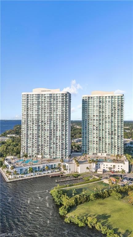 3000 Oasis Grand BLVD 2905-36