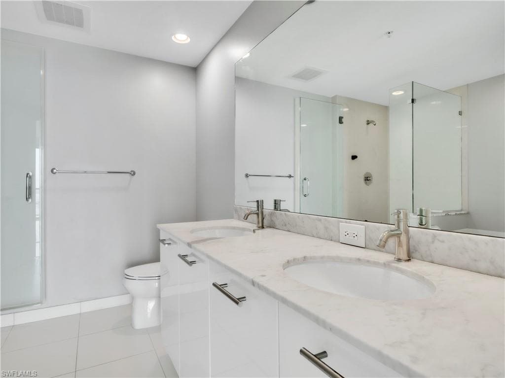 3000 Oasis Grand BLVD 2905-3