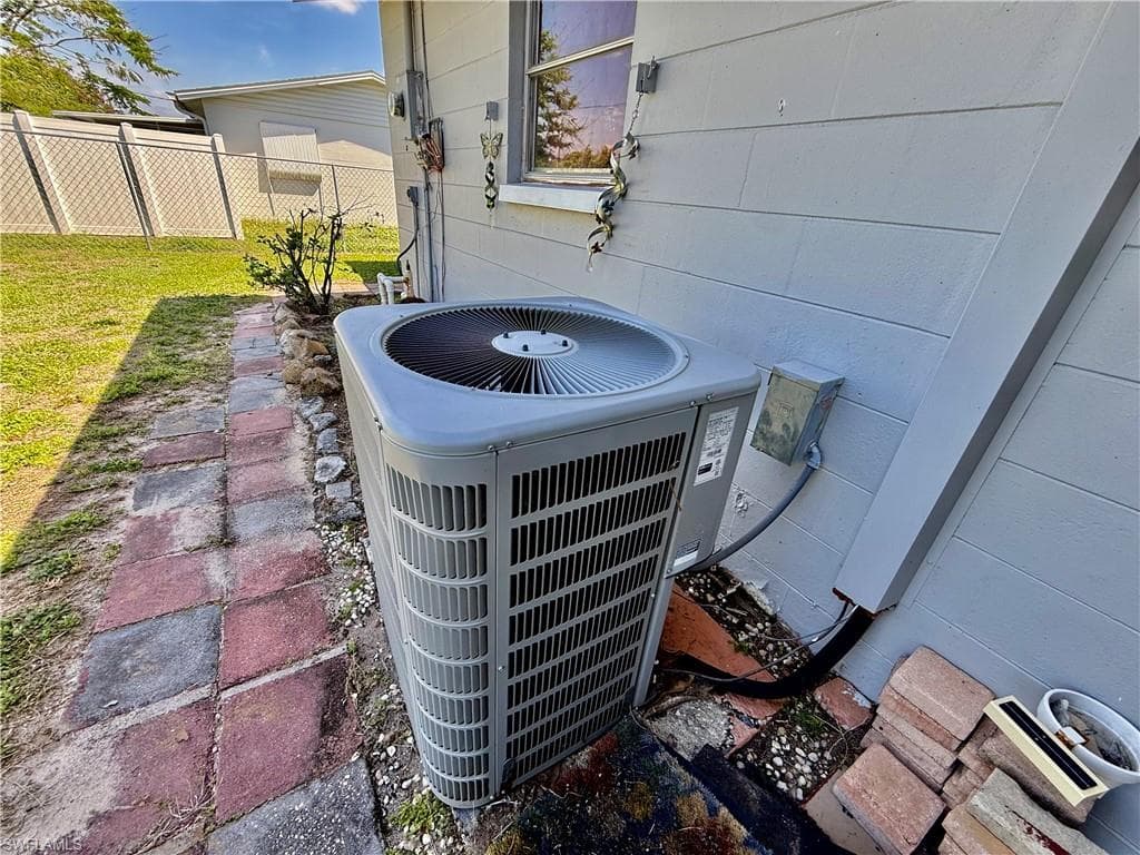 332 Dellwood AVE-28