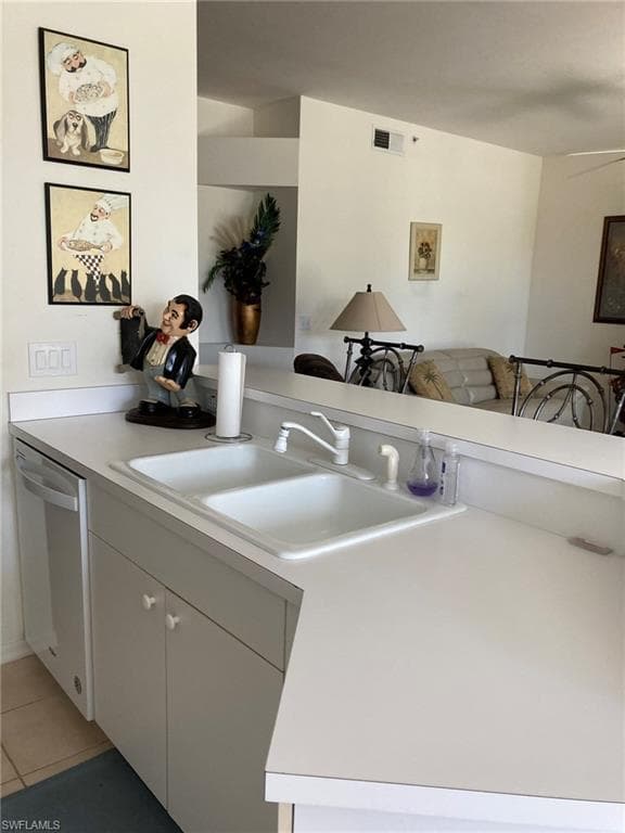 2855 Cypress Trace CIR 102-19
