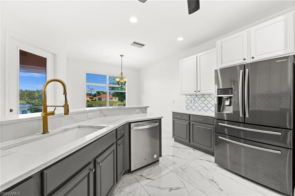 3972 Ruxton RD-9
