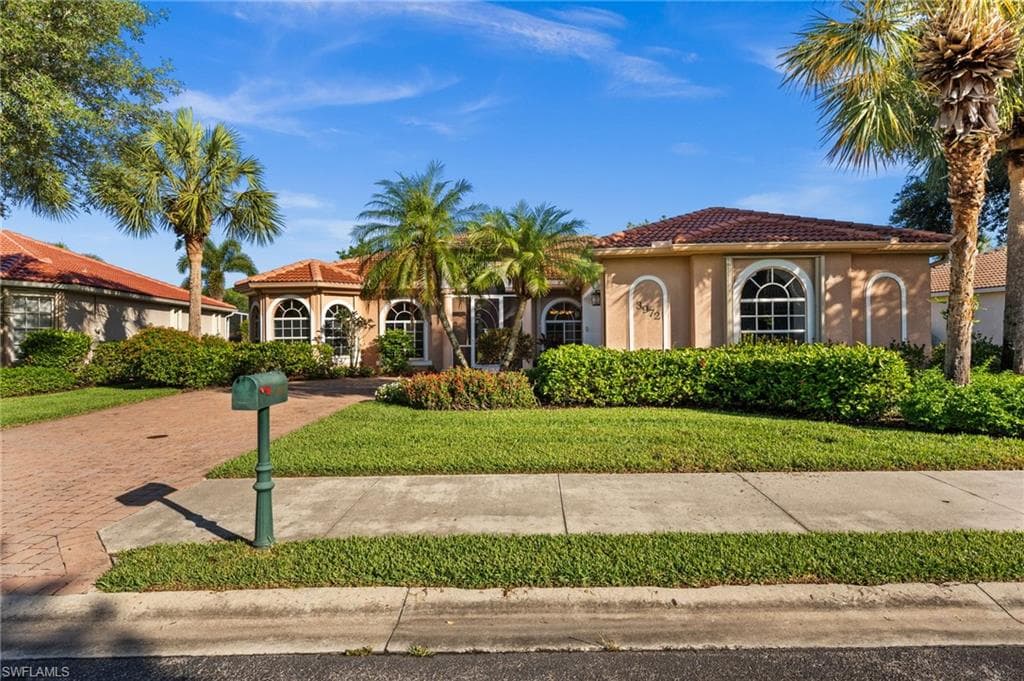 3972 Ruxton RD-38