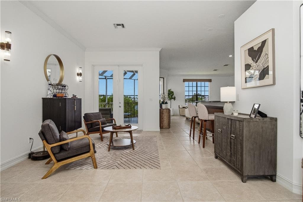 201 San Mateo DR-16