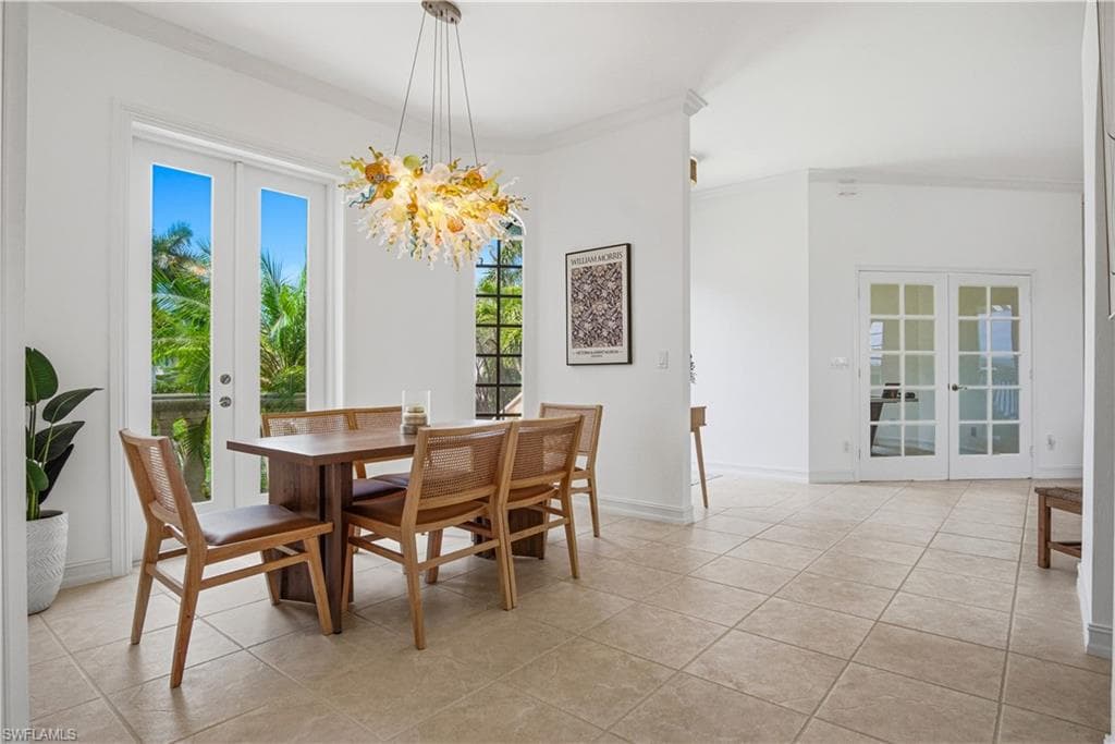 201 San Mateo DR-6