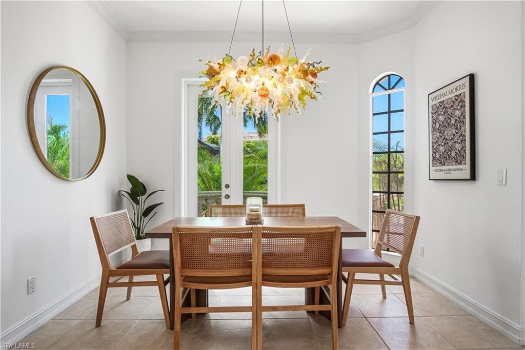 201 San Mateo DR-7