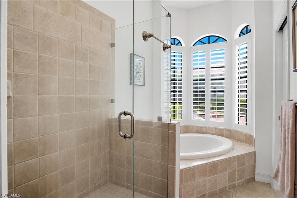 201 San Mateo DR-20
