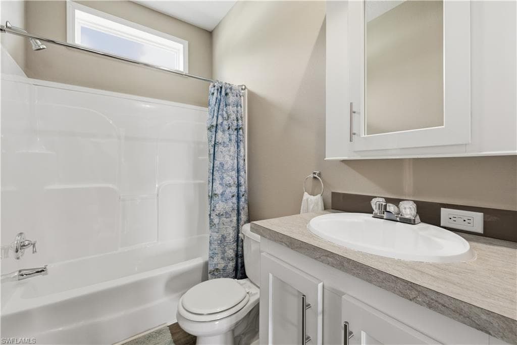 24 Red Poinciana DR-23