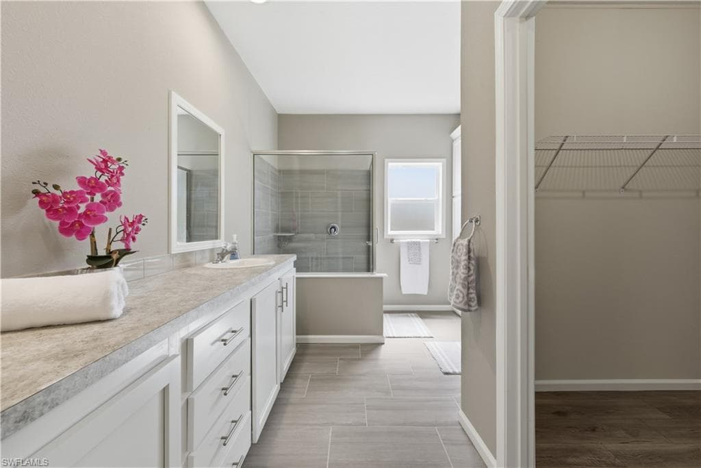 24 Red Poinciana DR-17