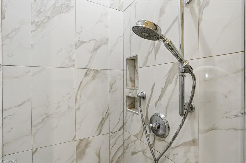 2365 Hidden Lake DR 6-10