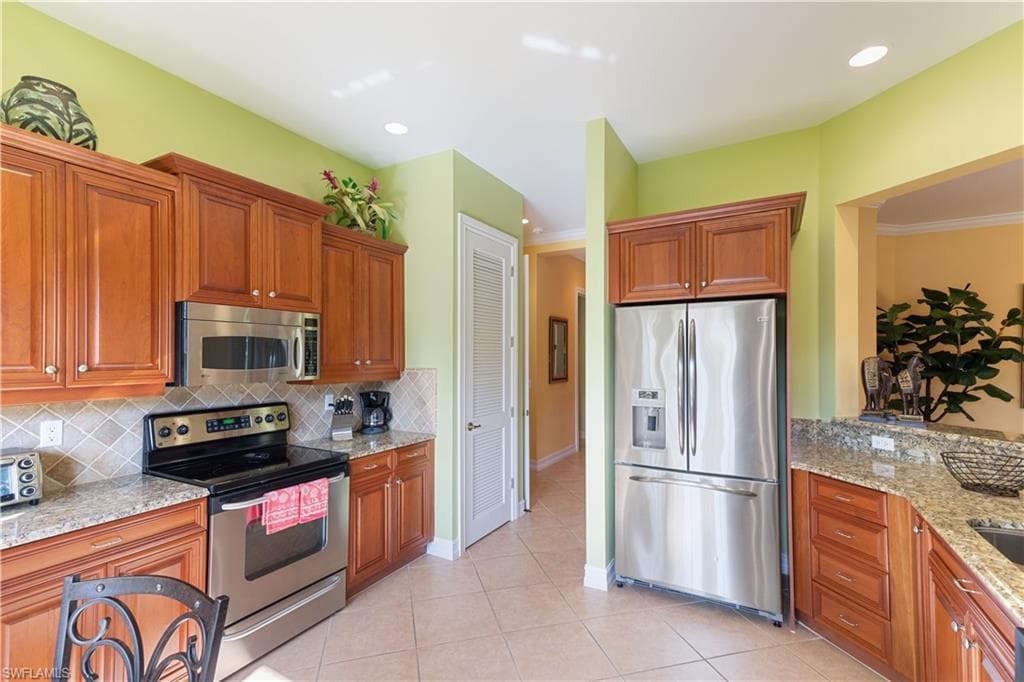 5050 Blauvelt WAY 8-102-2