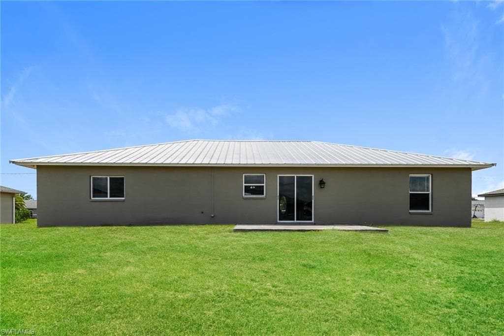 123 Blackstone DR-14