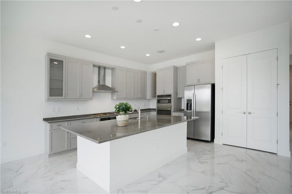 20195 Ainsley ST-12