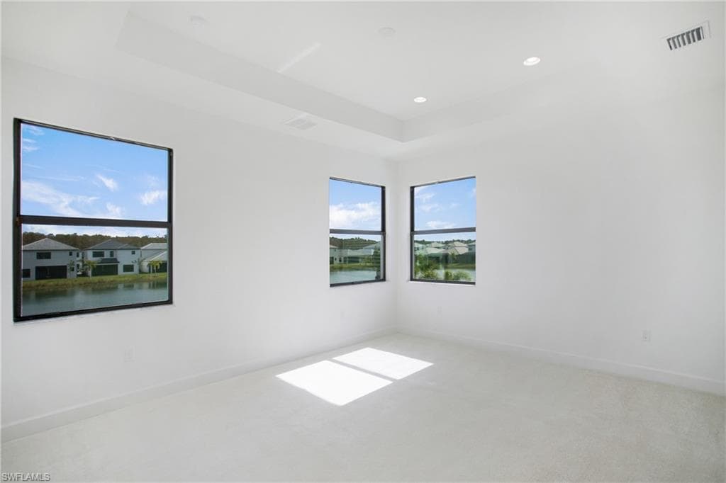 20195 Ainsley ST-32