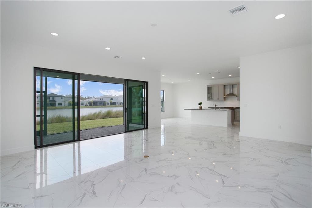 20195 Ainsley ST-5