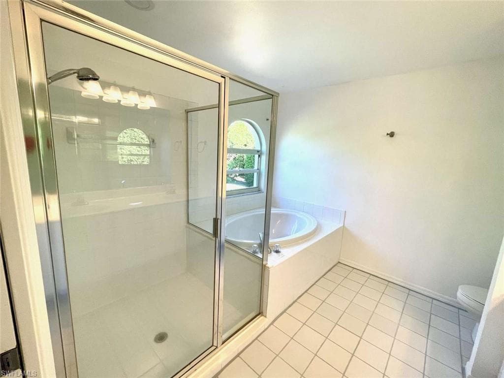 7588 Cameron CIR-16