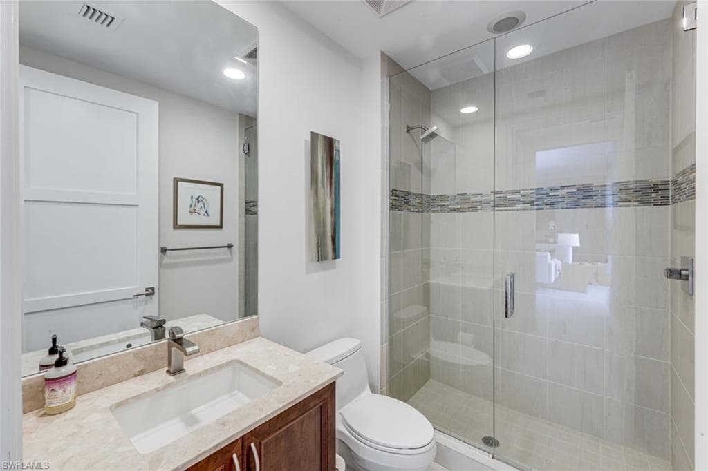 1030 3rd AVE S 216-21