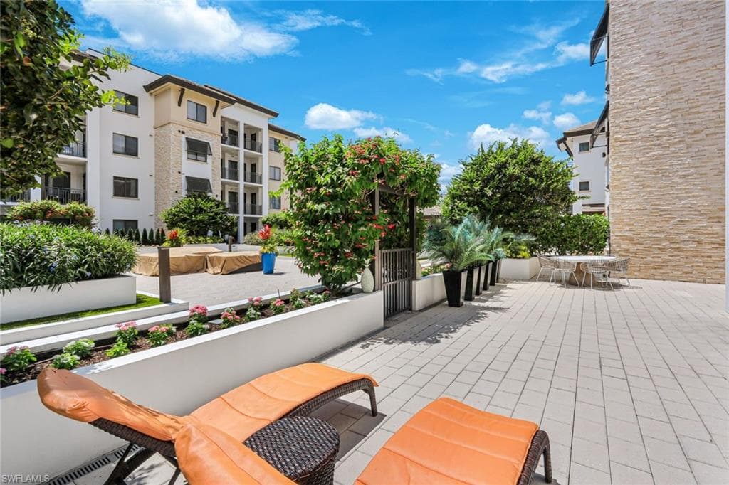 1030 3rd AVE S 216-14