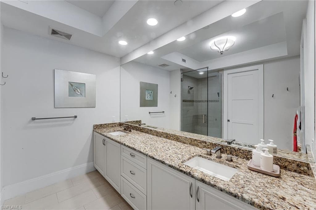 1030 3rd AVE S 216-18